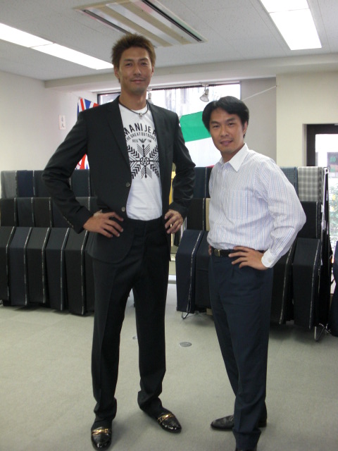 山本隆弘さまのスーツ 納品させていただきました Fashion At Men S
