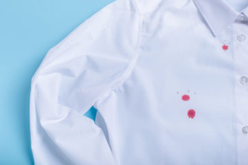 スーツやシャツに血液がついたときの落とし方や対処法についての画像